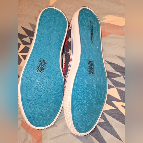 Blowfish Red and Blue Starry Slip-On Sneakers Women's Size 10 - Picture 4 of 5